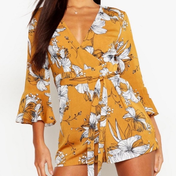 Boohoo Pants - BOOHOO Floral Wrap & Ruffle Sleeve Romper